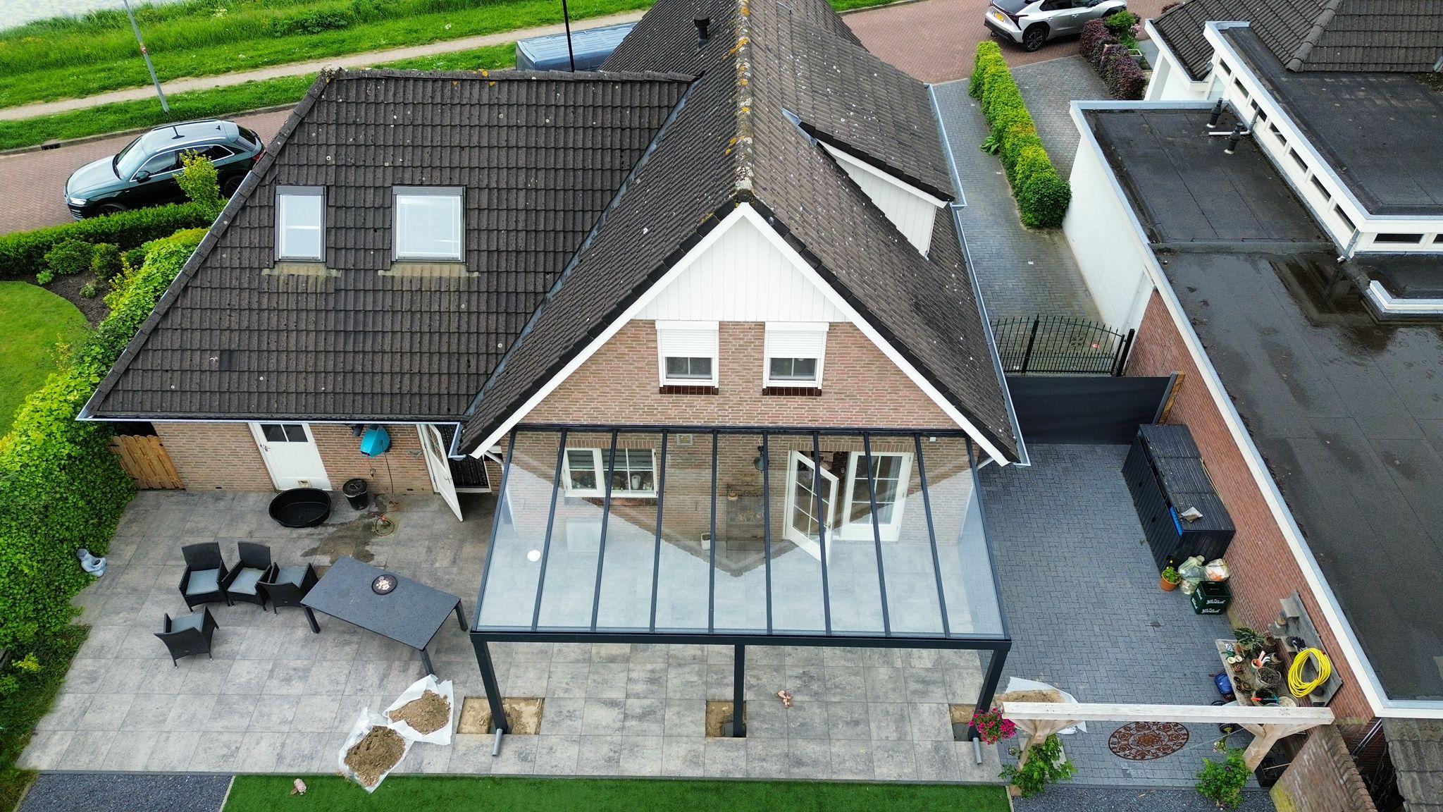 Veranda met strak aluminium